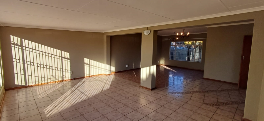To Let 3 Bedroom Property for Rent in Panorama Free State